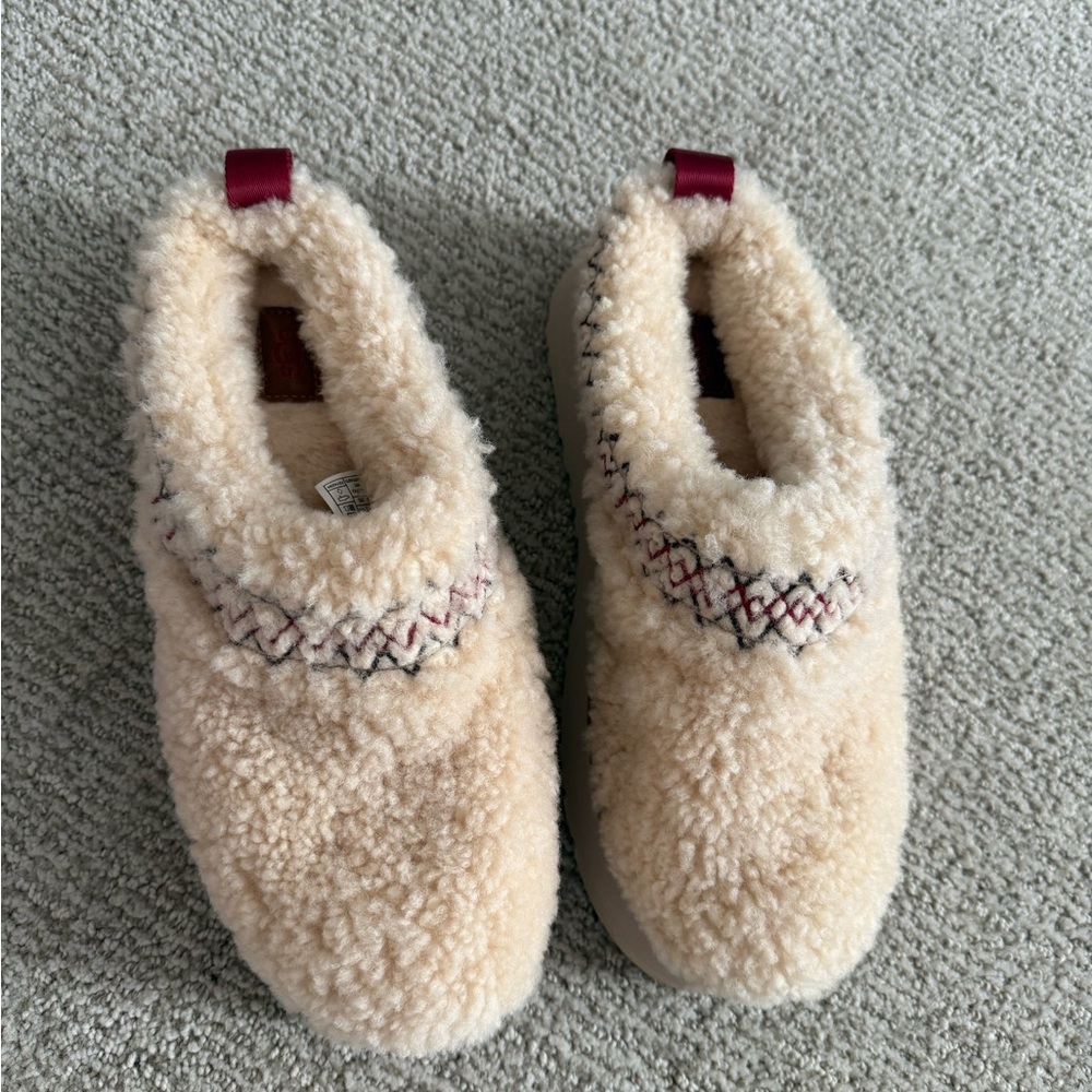 UGG Tazz Braid Cream Fleece Slippers - brand new and never worn!